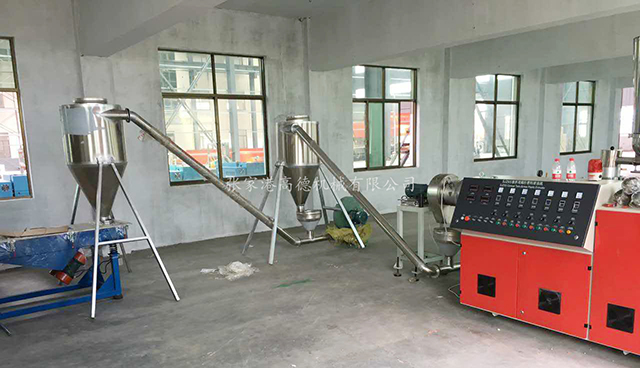 PVC65錐形雙螺桿擠出造粒機(jī).jpg